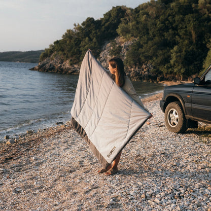 Horizon Overland Blanket